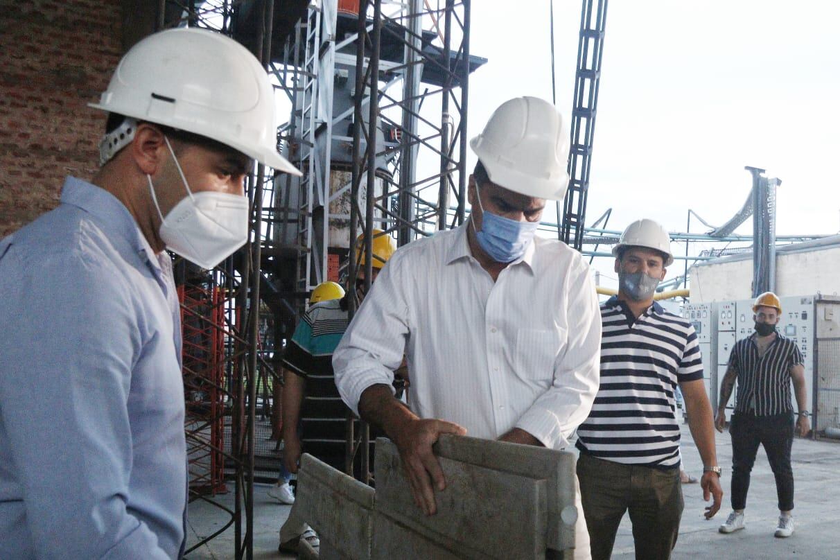 Recorren las industrias de Presidencia de la Plaza.