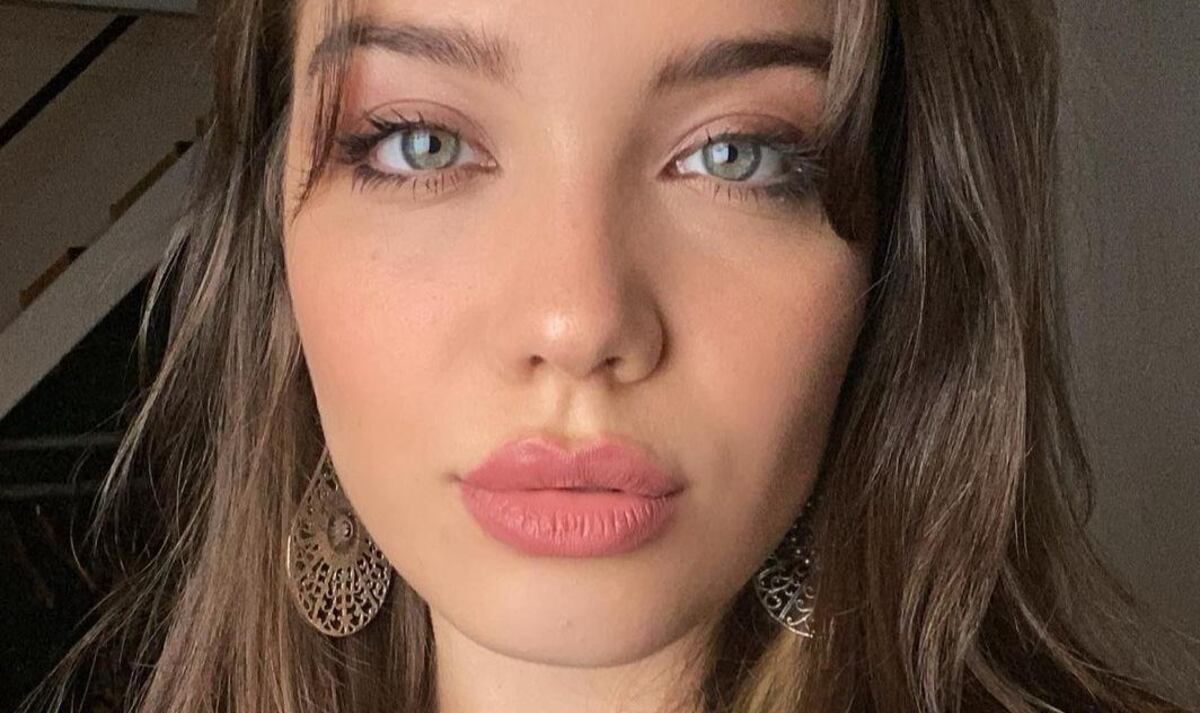 Las fotos ultra sensuales de Malena Narvay con escote en primerísimo plano
