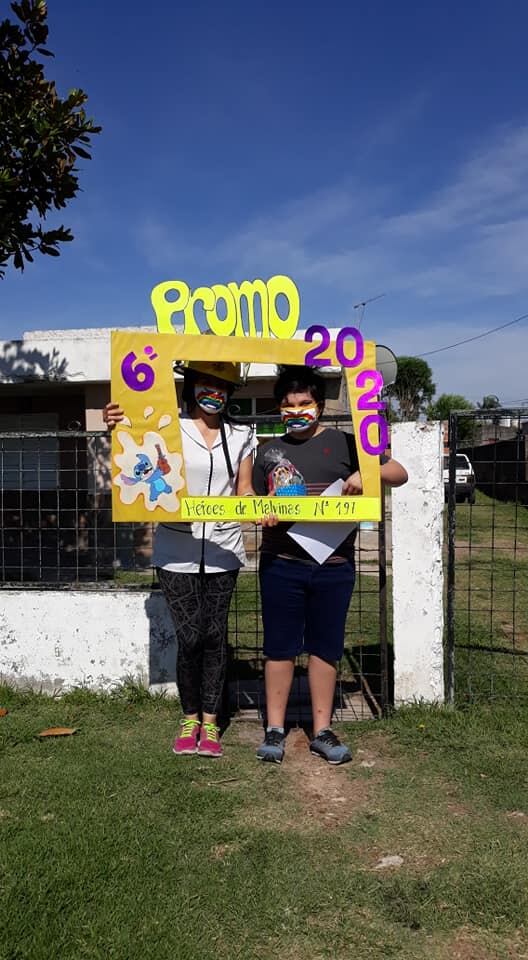 Alumnos de 6to grado de la Escuela Héroes de Malvinas fueron agasajados por sus docentes con ayuda de los Bomberos Voluntarios de Paraná