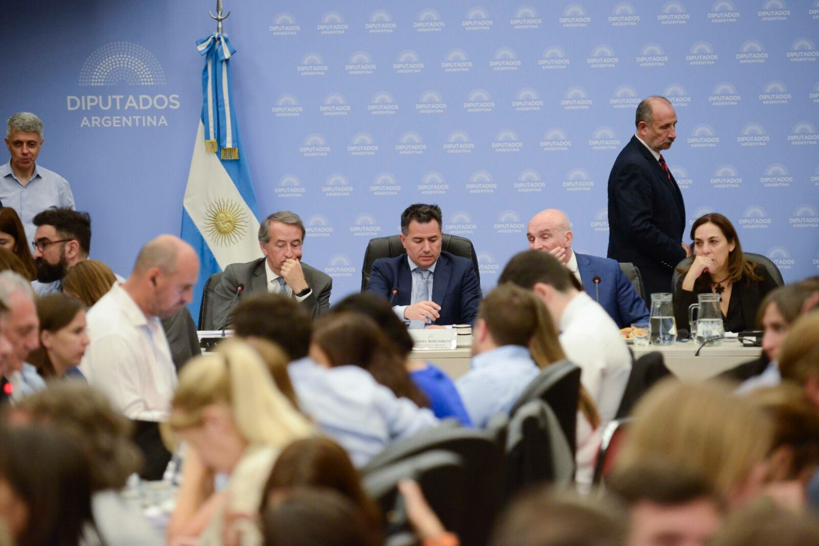 El Gobierno decidió quitar el capítulo fiscal de la "ley ómnibus". Foto: HCDN