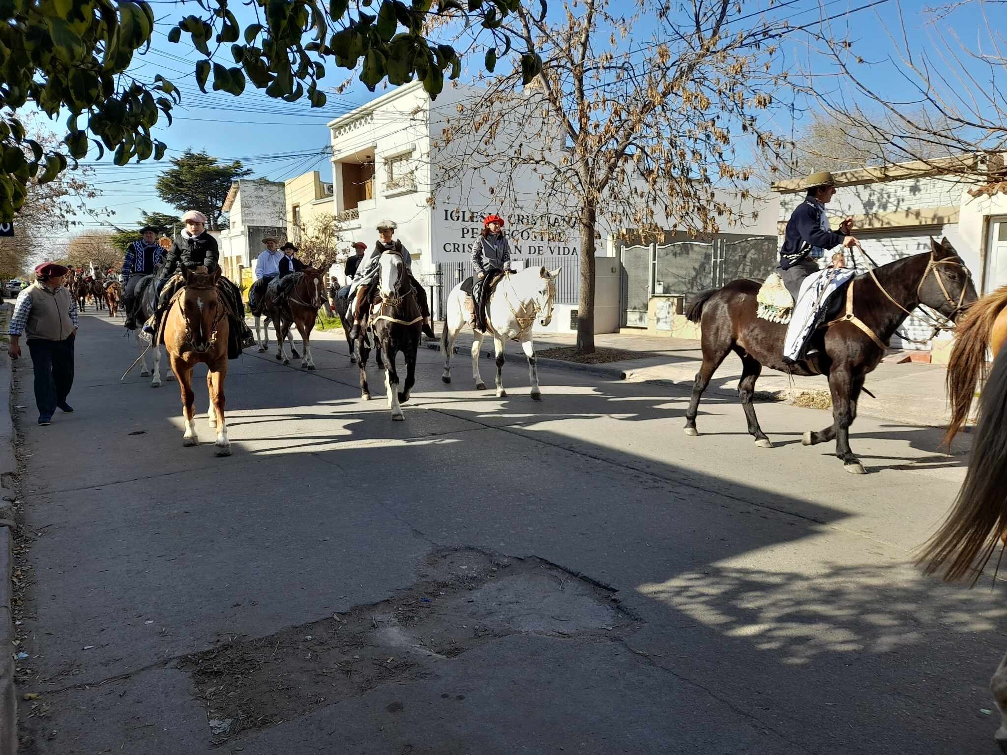 El tradicional desfile cívico militar volvió a Punta Alta y fue muy emotivo