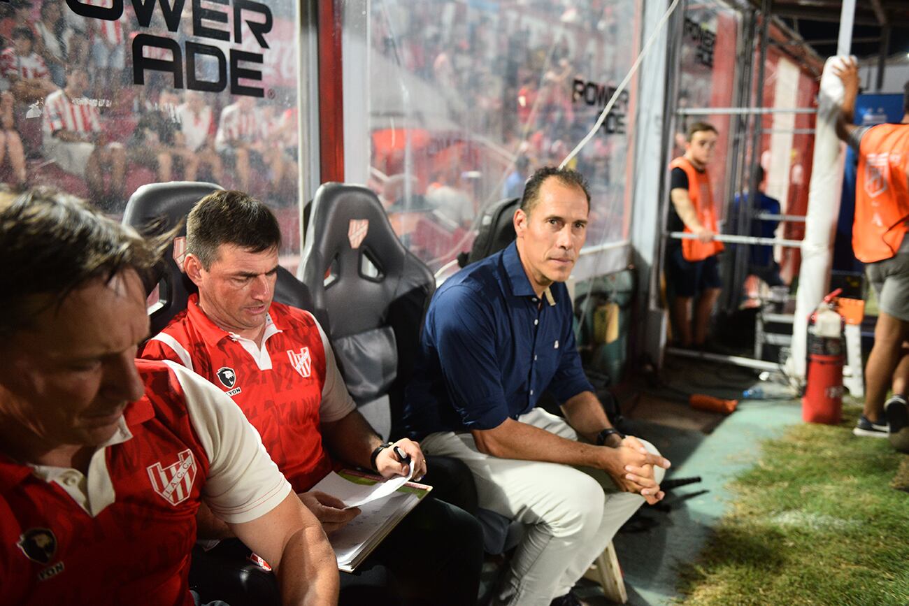 Lucas Bovaglio director técnico entrenador de Instituto. Junto a Cristian Manfredi y Fernando Clementz, también con pasos por Talleres (José Gabriel Hernández / La Voz)