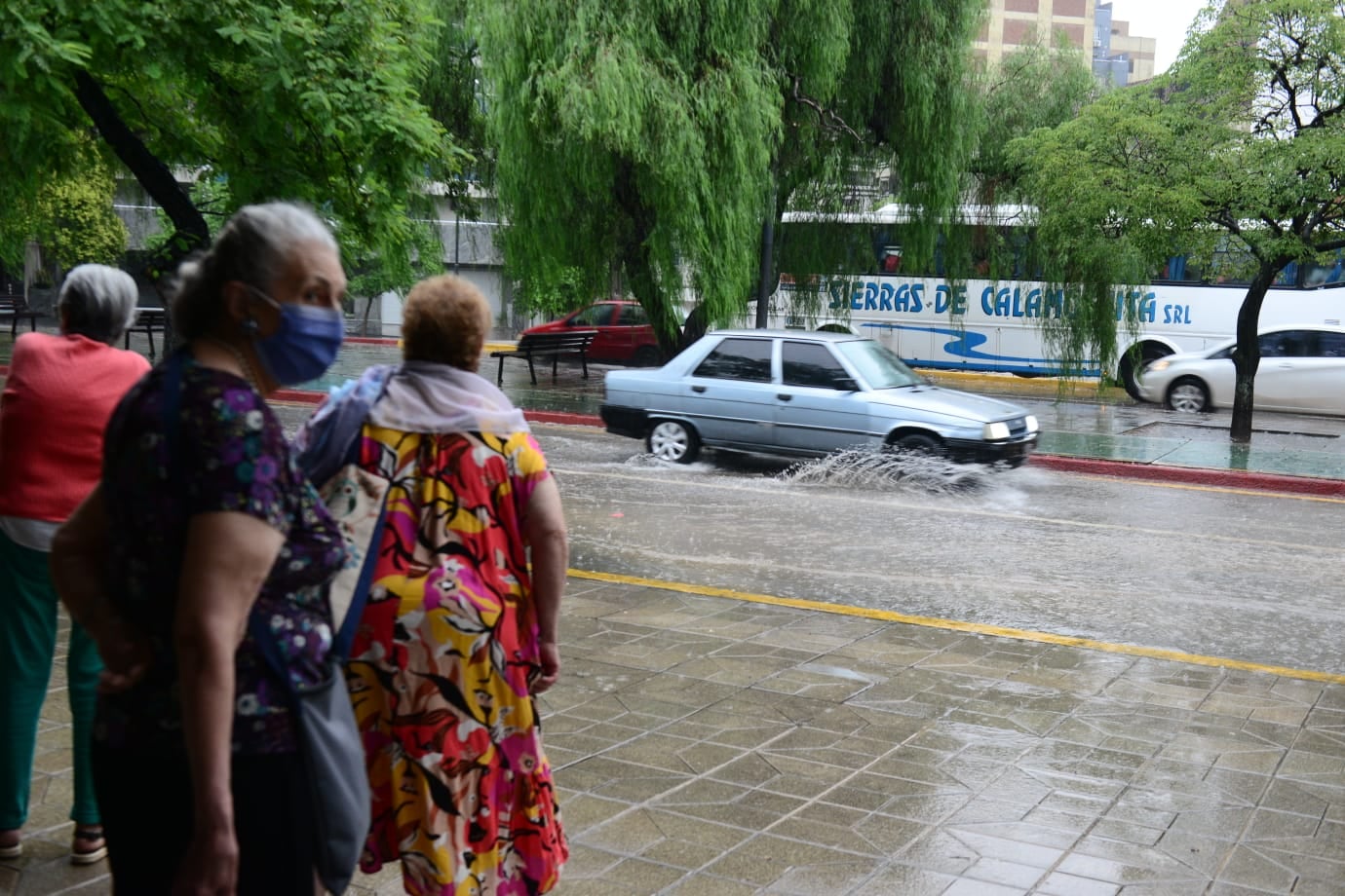 Lluvia en Córdoba este sábado 19 de febrero (José Hernández / La Voz).