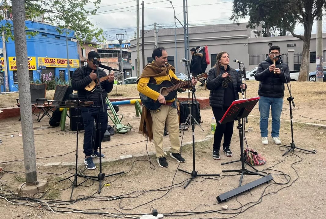 La música folklórica con profundas referencias al sentimiento jujeño, dio cierre al encuentro organizado por la Casa de Jujuy en Córdoba.