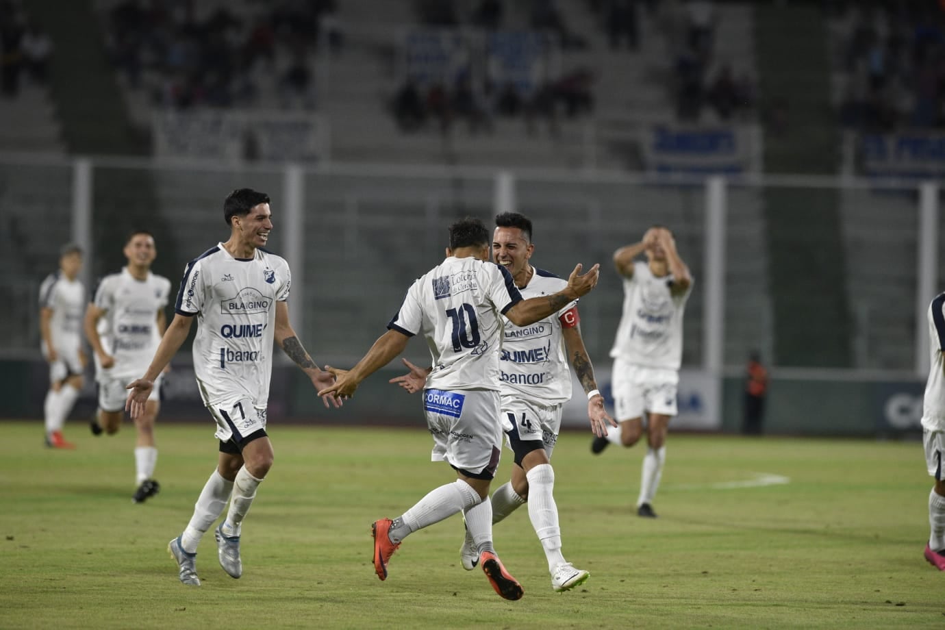 Juniors fue más y venció a Peñarol en la final de Liga (Fotografías de Facundo Luque)