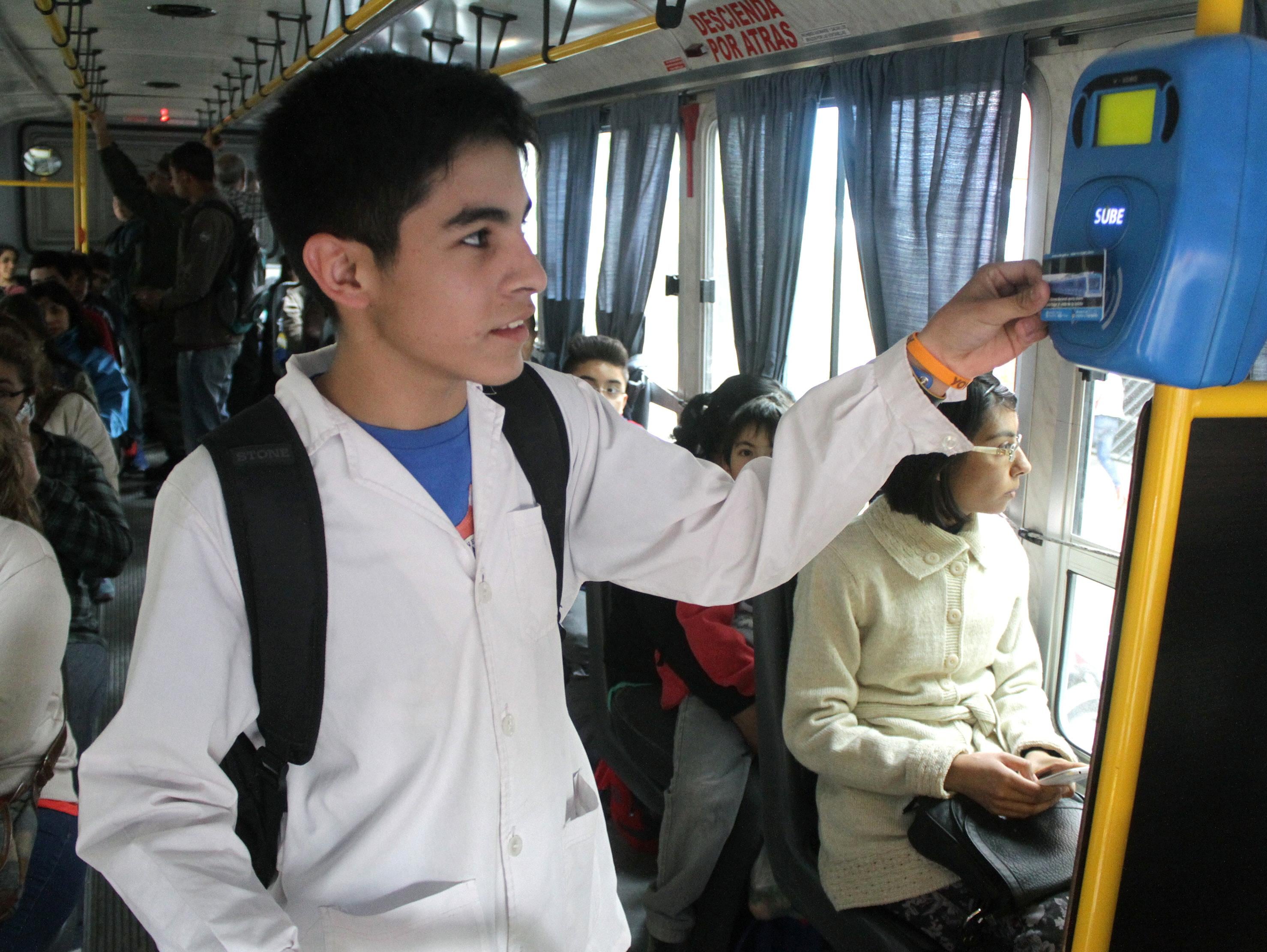 El boleto estudiantil está dirigido a todos los estudiantes regulares de primaria, secundaria y universidad.