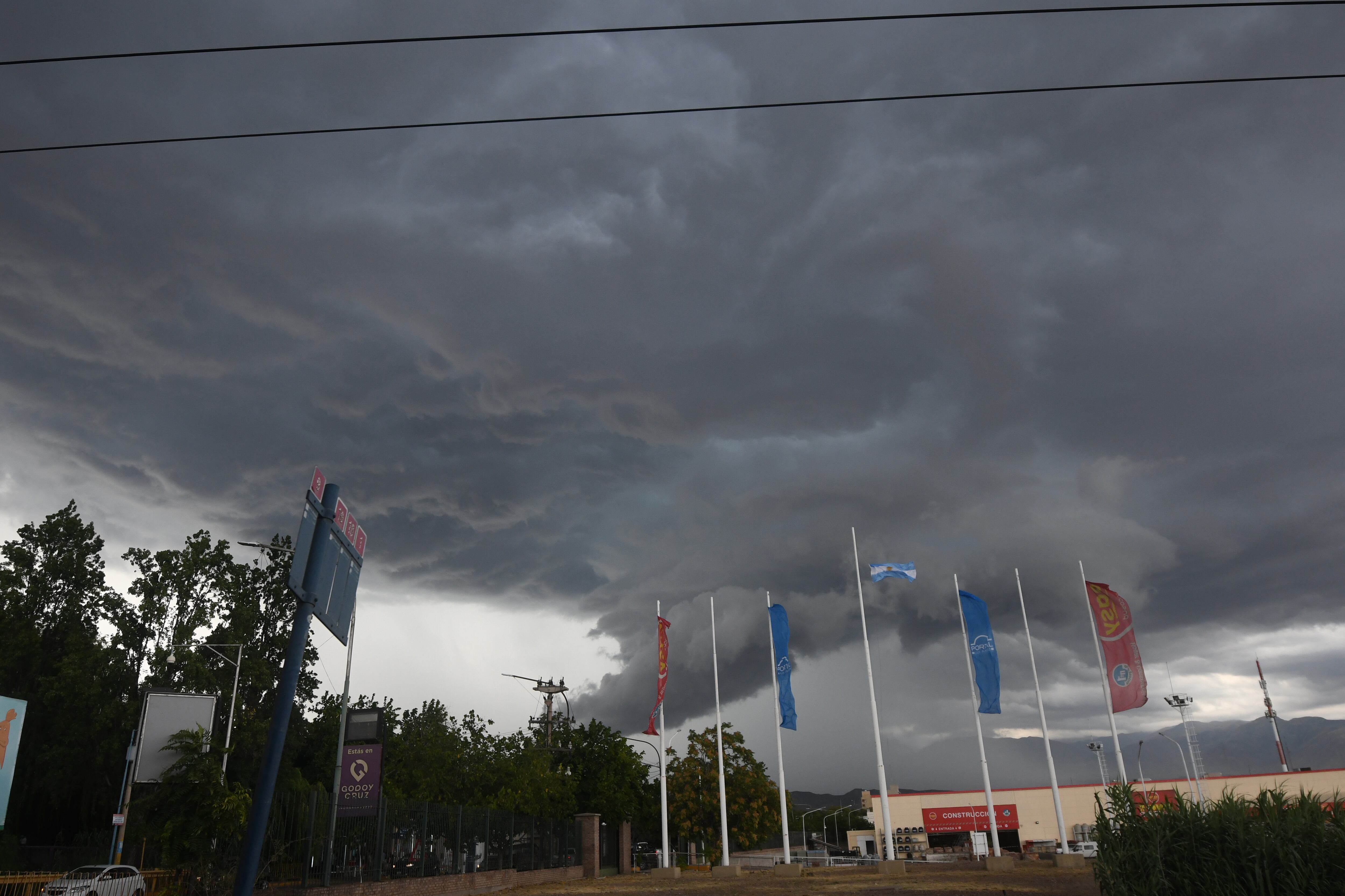 Alerta meteorológica por tormentas y vientos fuertes
