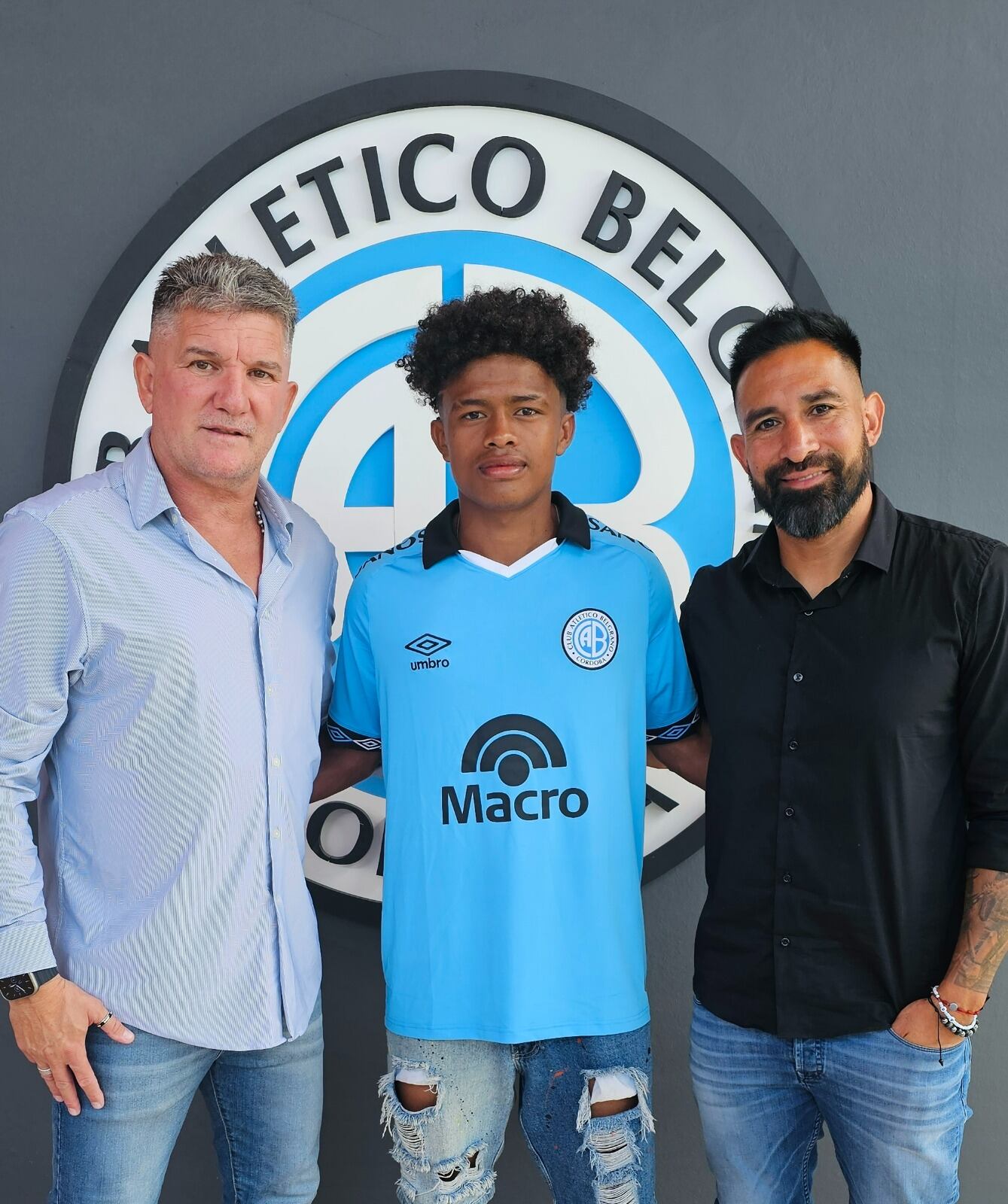 Manuel Correa firmó su primer contrato con Belgrano.