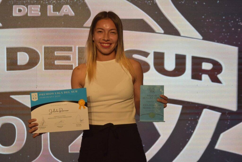 La puntaltense Julieta Romero, fue reconocida como la mejor jugadora de la Liga del Sur.