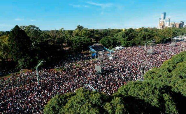 La multitudinaria juntada que realizó Tini Stoessel en 2014