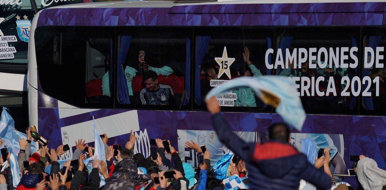 La Selección Argentina llegó a Ezeiza.