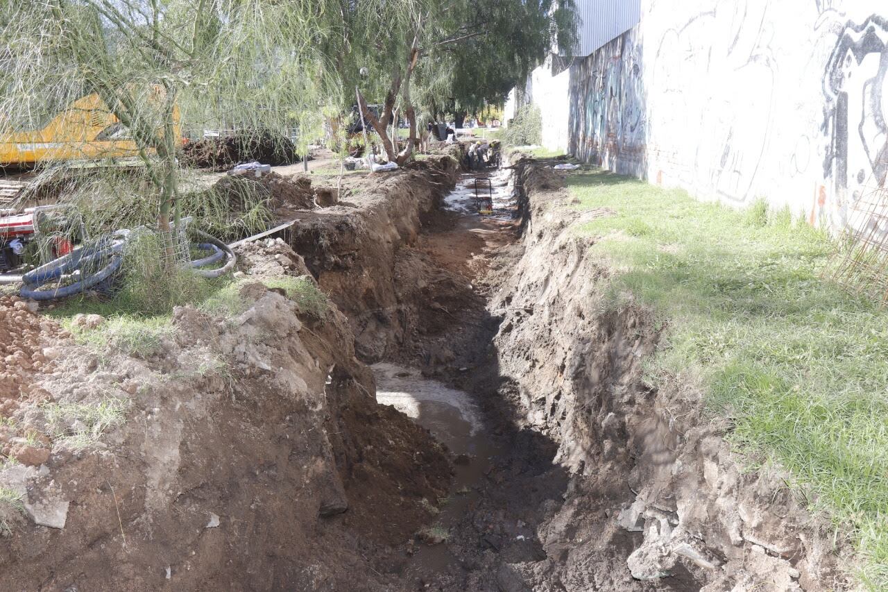 Obra de recambio de desagüe en el barrio El Cucú de Villa Carlos Paz.