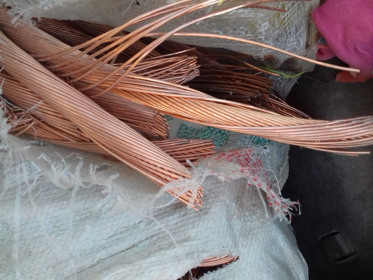 Llamaron al 911 y lograron interrumpir el robo de cables