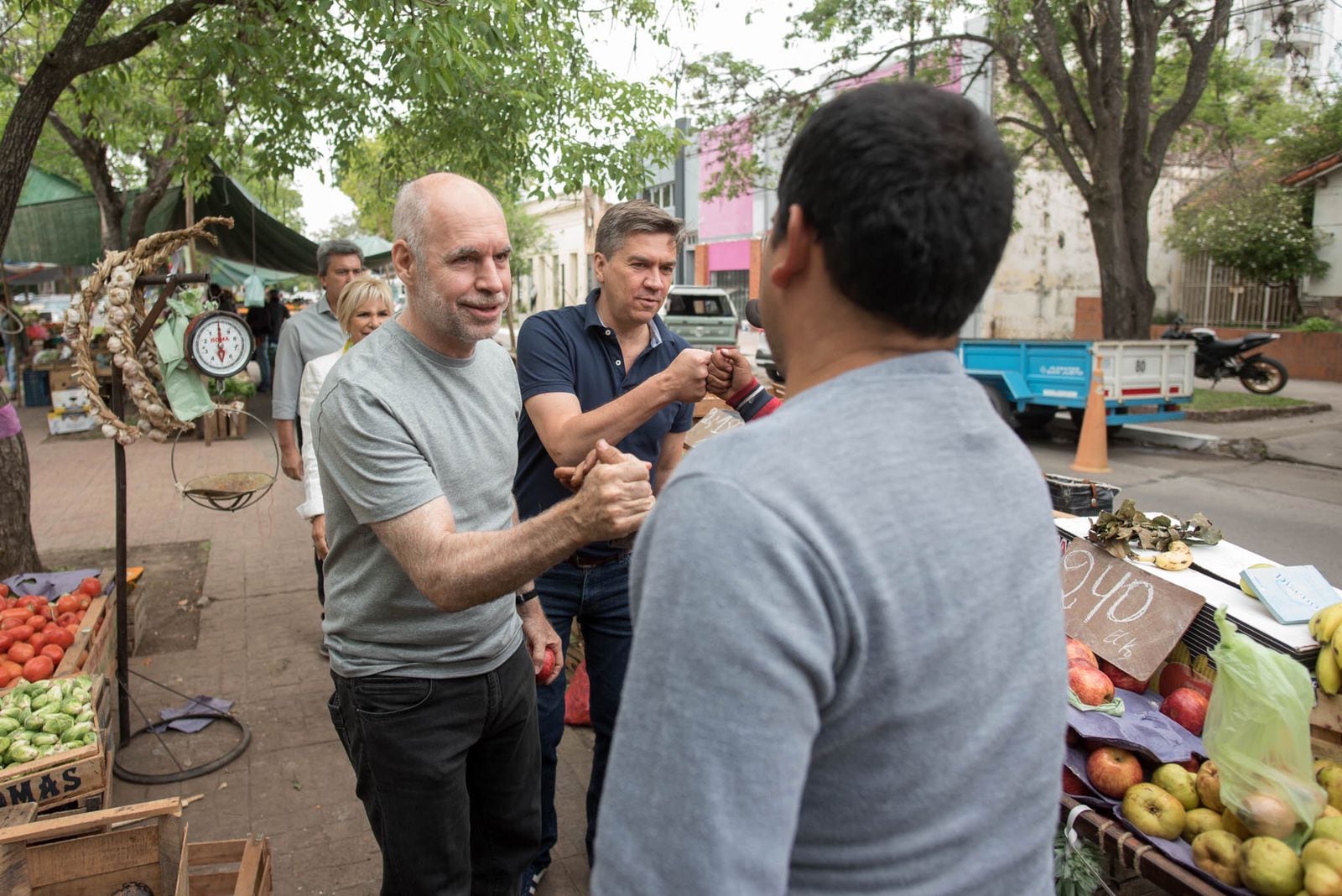 Larreta charló con varios trabajadores de distintos rubros de la ciudad.