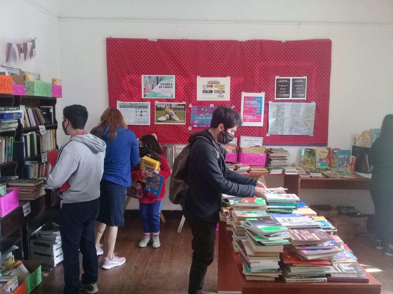 La ONG de Mar del Plata invita a dejar libros en 100 puntos de la ciudad