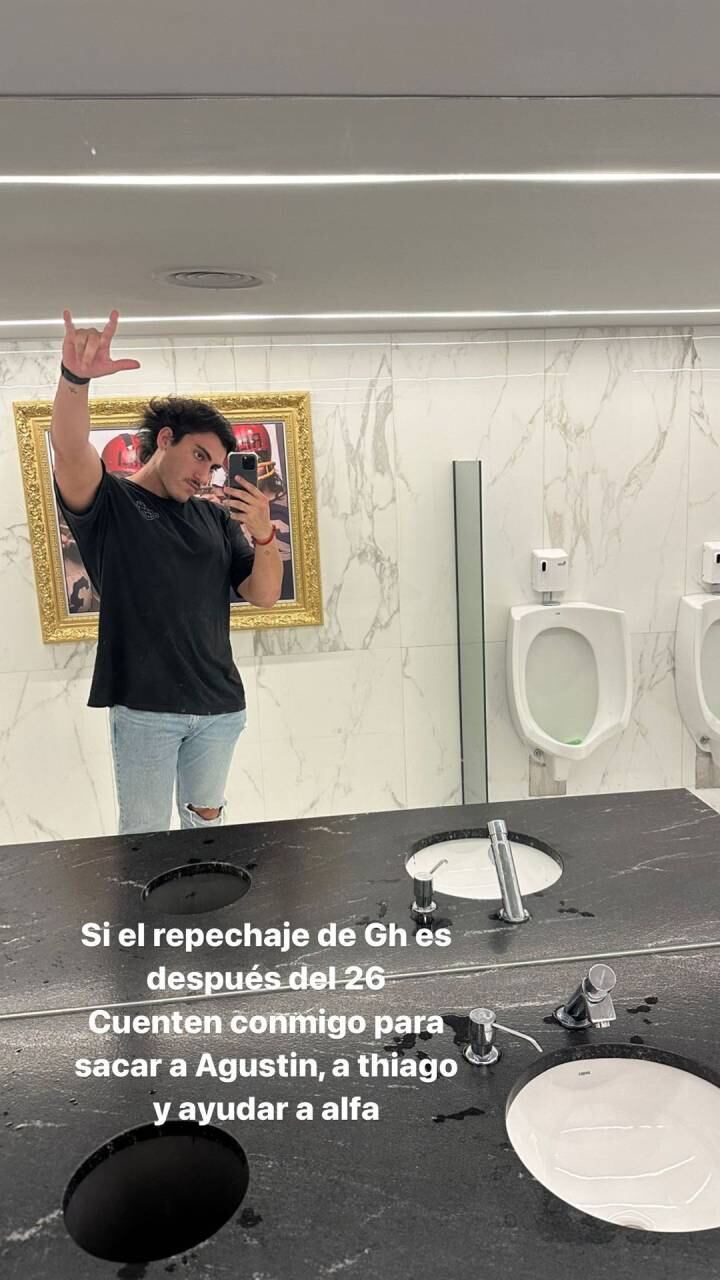 El exparticipante lanzó su campaña de repechaje con una selfie tomada en el baño.