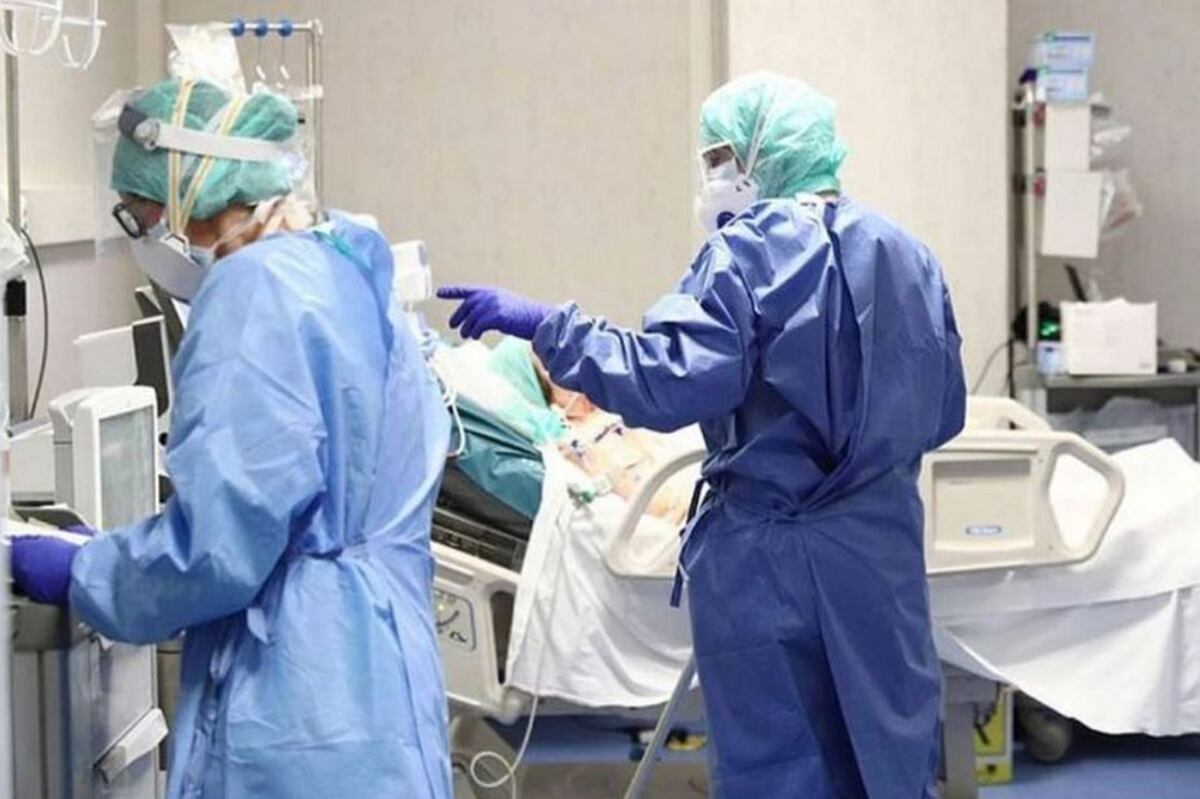 “¿Por qué tengo que arriesgar la vida y el resto no?”, el duro testimonio de un médico de Bariloche