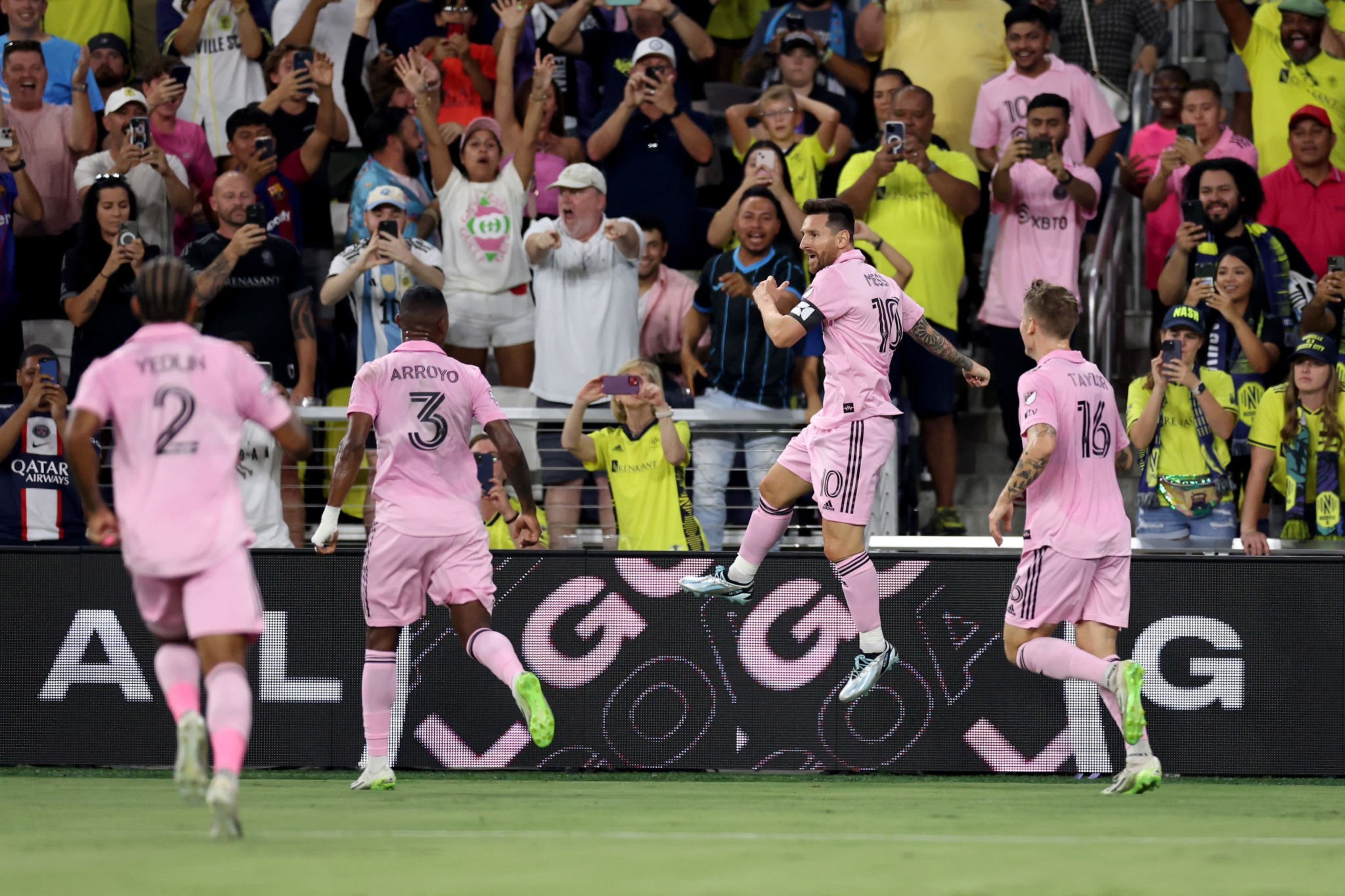 Lionel Messi festeja su gol en la final de la Leagues Cup. (ESPN).