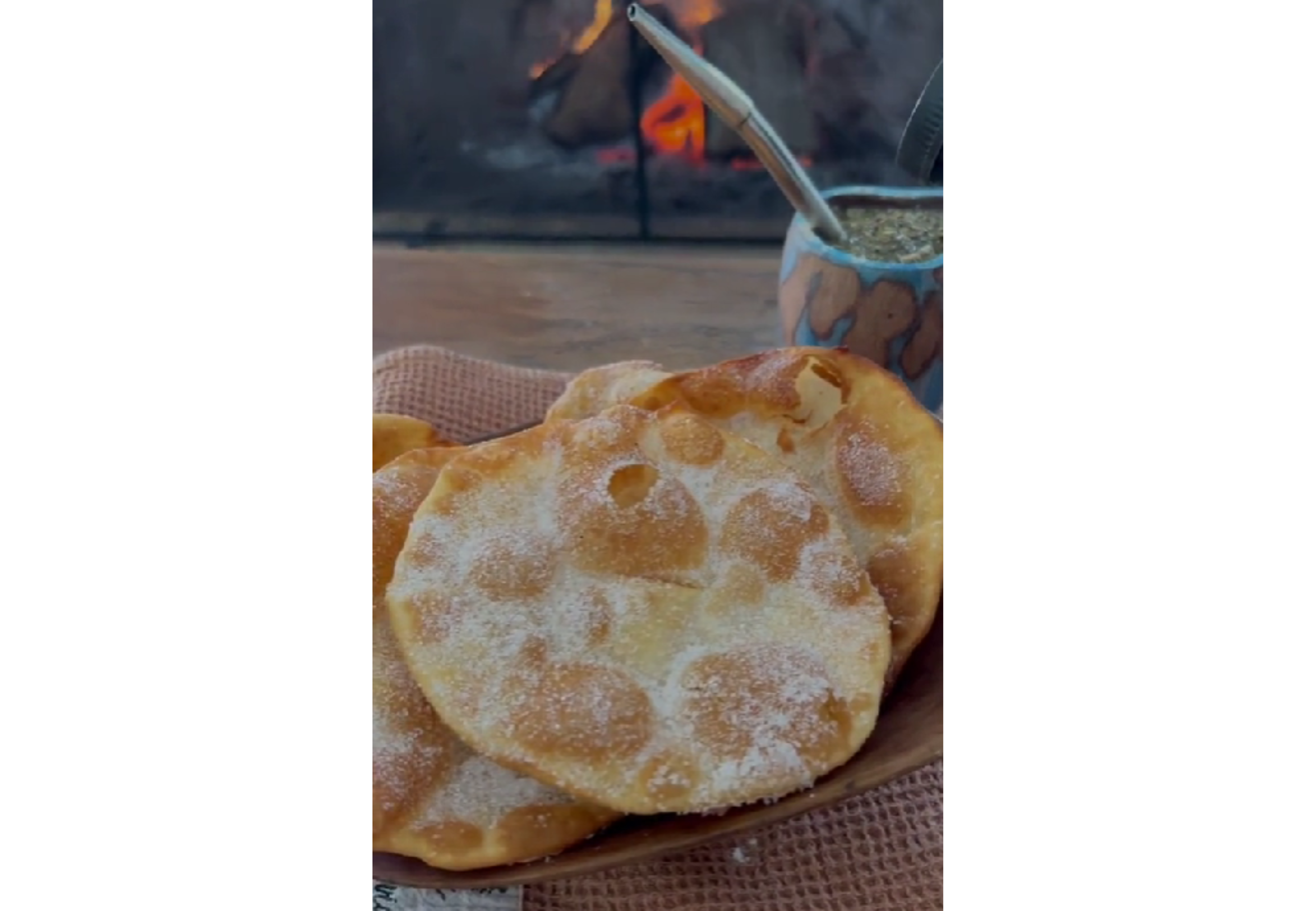 Tortas fritas con mate.