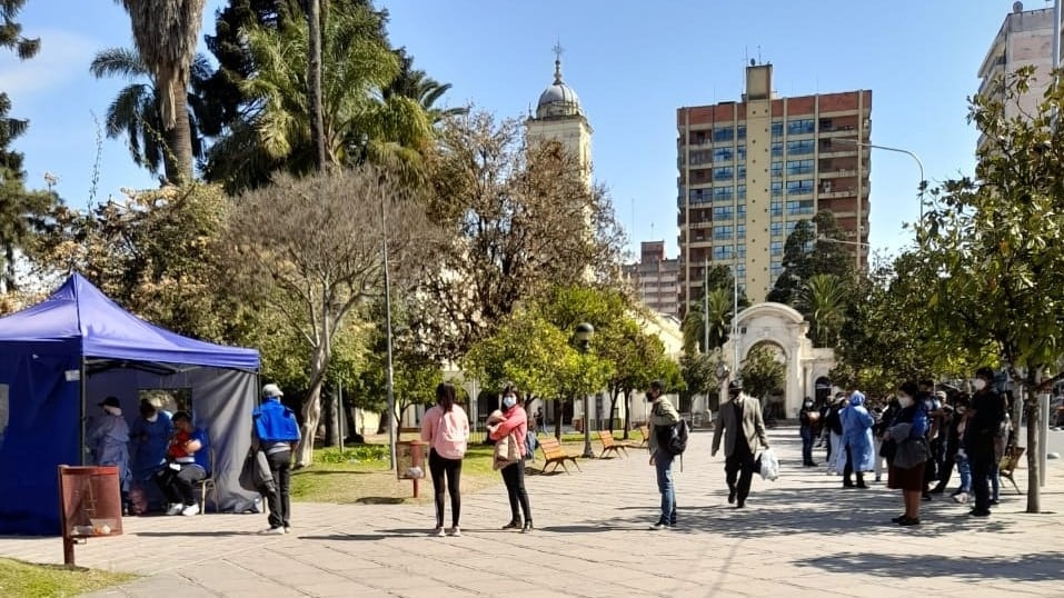 La campaña prosigue en San Salvador y en diferentes localidades del interior, destinada a toda persona de 18 años de edad en adelante.