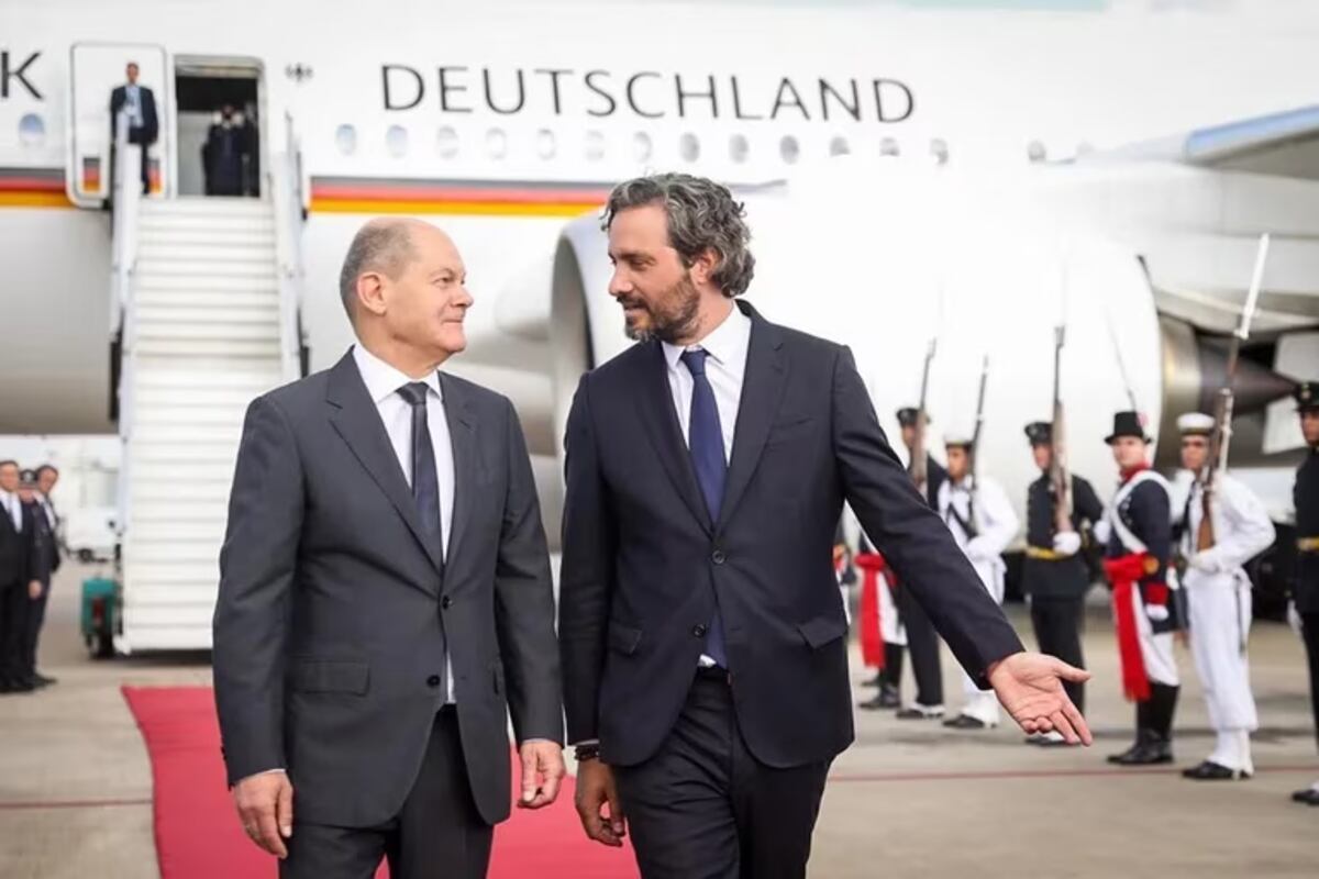El canciller de Alemania Olaf Scholz llegó al país y fue recibido por Santiago Cafiero
