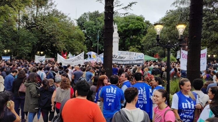 Marcha por la universidad pública: pese a las inclemencias climáticas Misiones se unió a la masiva movilización.