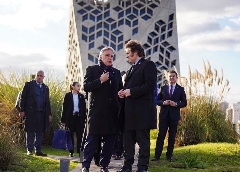 Javier Milei y Martín Llaryora en el Centro Cívico de Córdoba. (Gentileza)