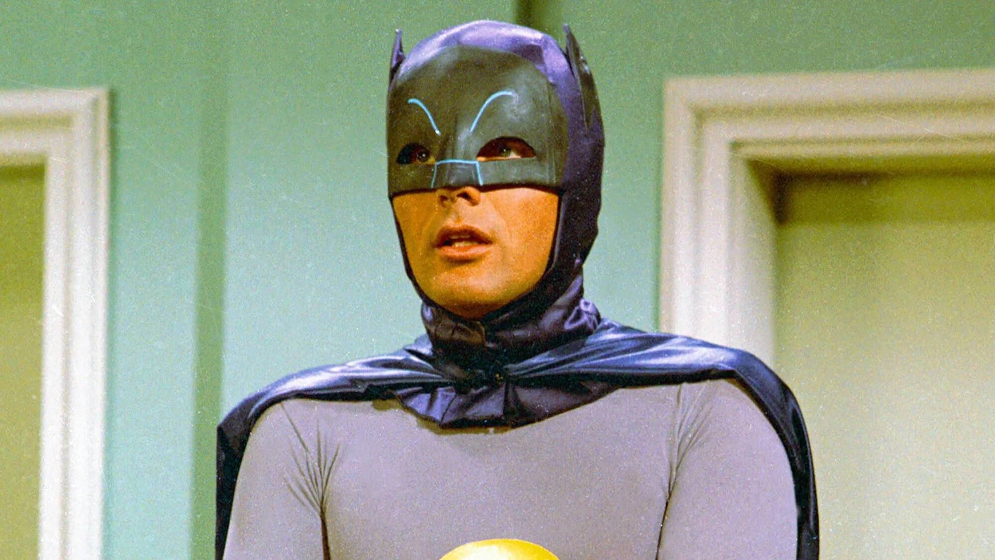 Adam West como Batman