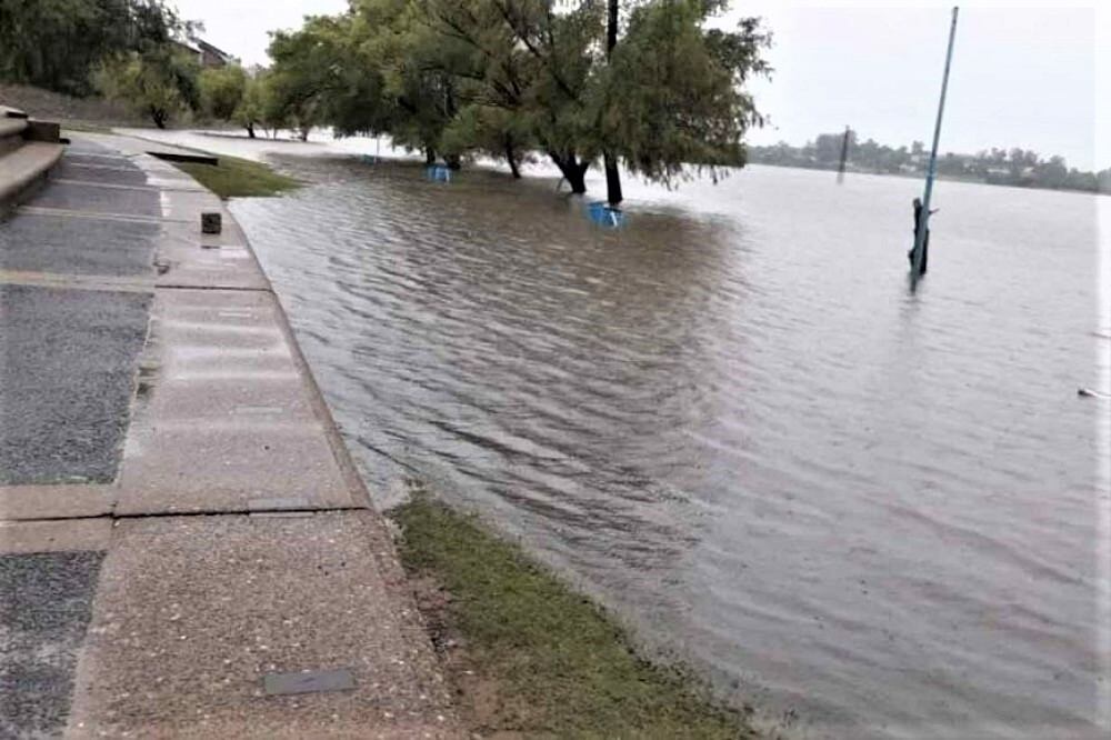 El río Uruguay alcanzó los 8,08 metros de altura en Paso de los Libres.