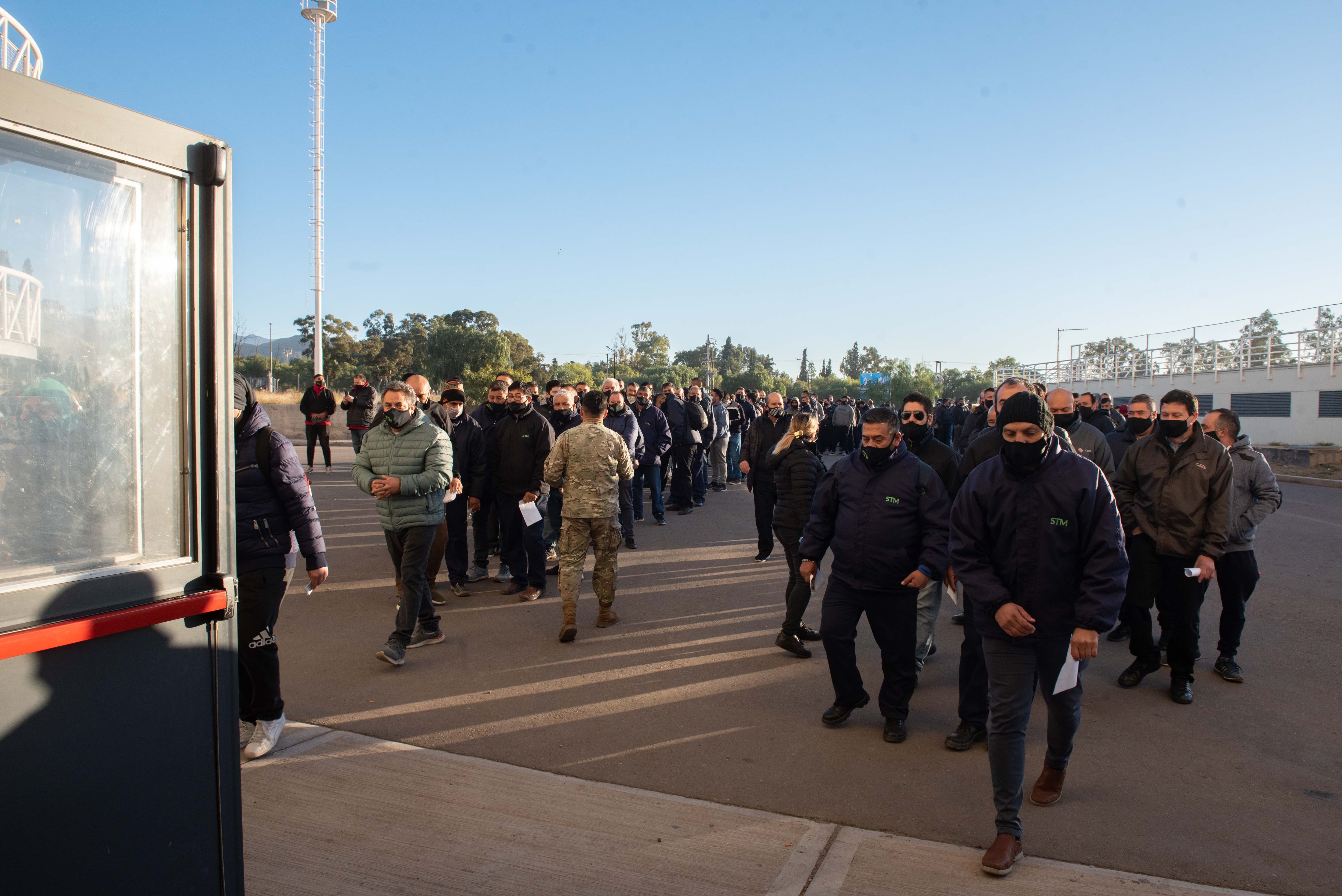 Fotos Salud Vacunacion COVID 19 a Servicios Públicos en Arena Estadio.