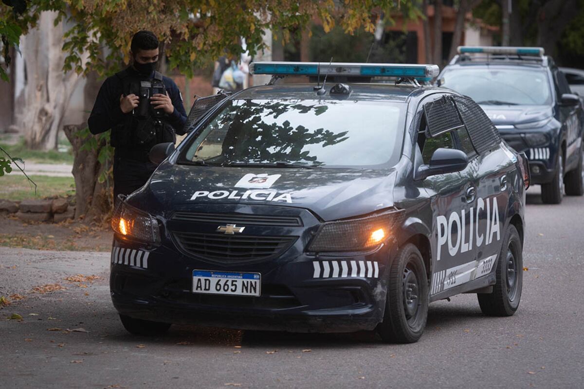 Asaltaron un taller mecánico en Maipú y se llevaron el auto de un cliente