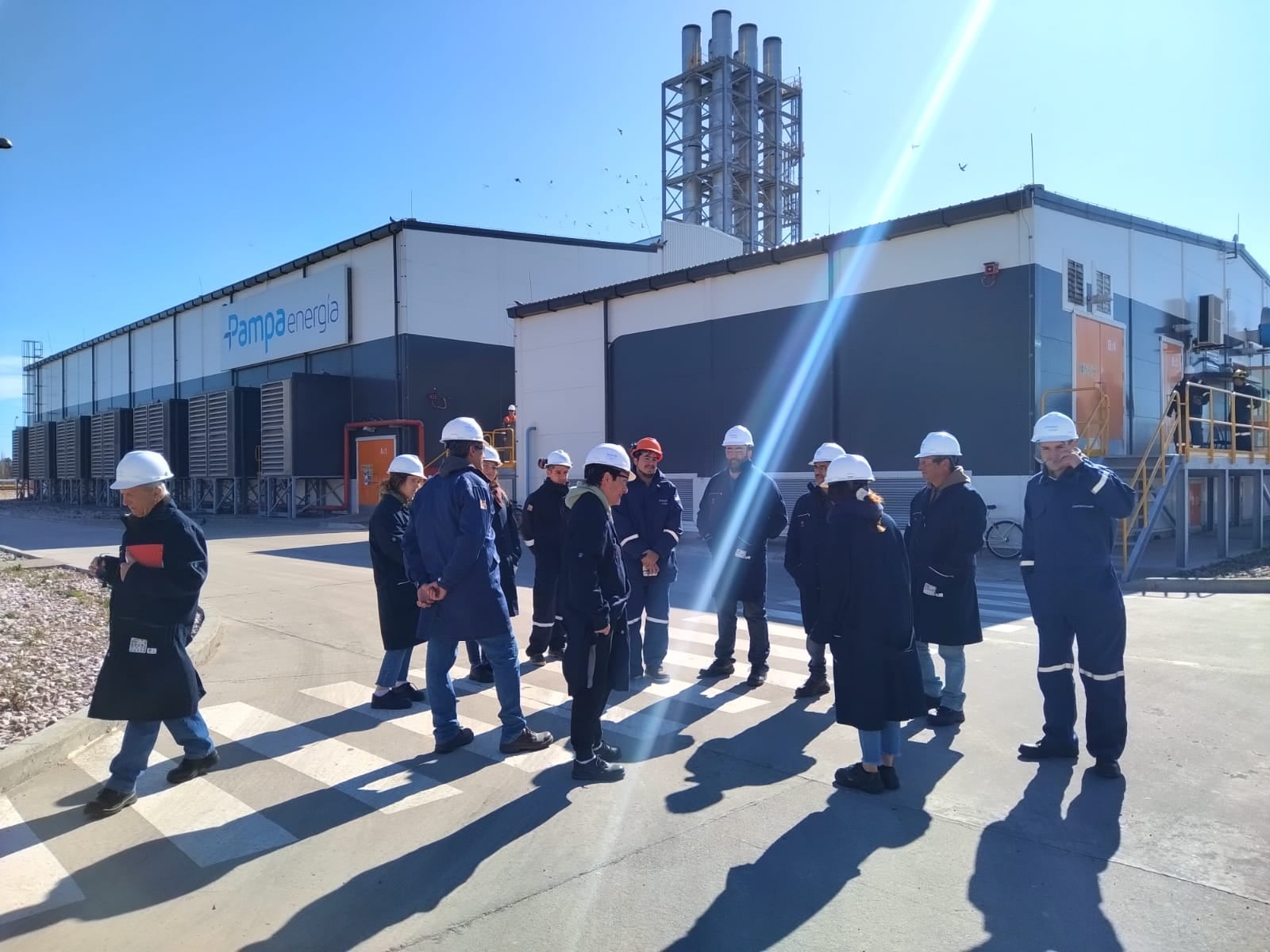 Alumnos de la Tec. Univ. en Energías Renovables y Convencionales visitaron Pampa Energía de Bahía Blanca