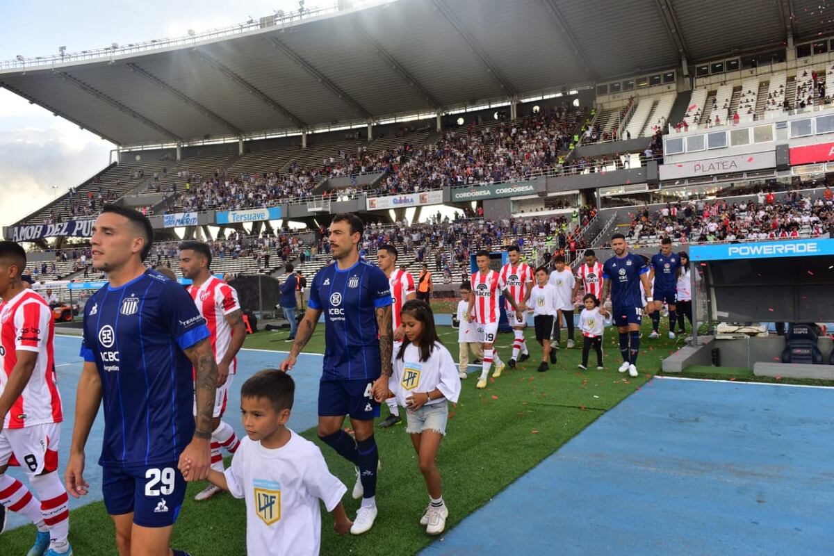 Fiestón en el Kempes: así fue el recibimiento para Instituto y Talleres en el clásico