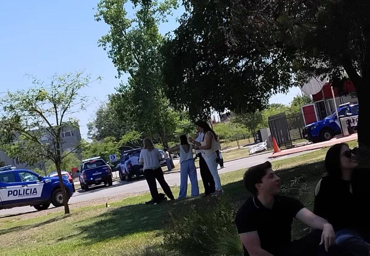 Amenaza: qué significa el mensaje “satánico” que recibió la Blas Pascal en Córdoba