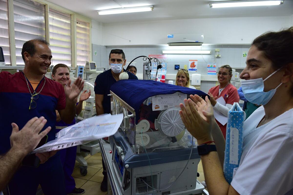 En fotos y video: así fue el traslado de bebés y mamás a la nueva Maternidad Provincial de Córdoba