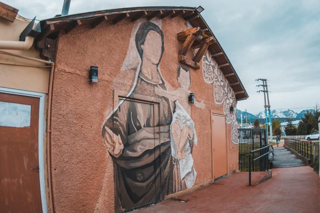 La Secretaría de Cultura y Educación, acompañará la conmemoración del 74° Aniversario de la llegada de las y los inmigrantes italianos a la provincia, actividad impulsada por la Sociedad Italiana Ushuaia, este viernes 28 de octubre a las 19:00 horas en el espacio verde de Damiana Fique y Gobernador Paz.