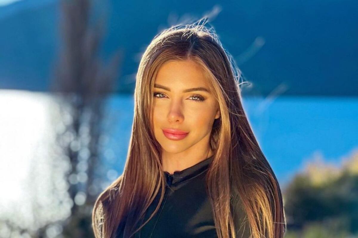 Romina Malaspina apostó a un “total black” con un catsuit que dejó mucha piel al descubierto