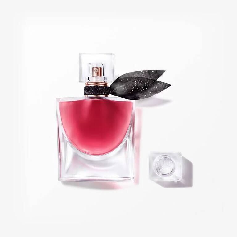 El perfume que usa Antonela Roccuzzo es La Vie est Belle L’Elixir de Lancome.