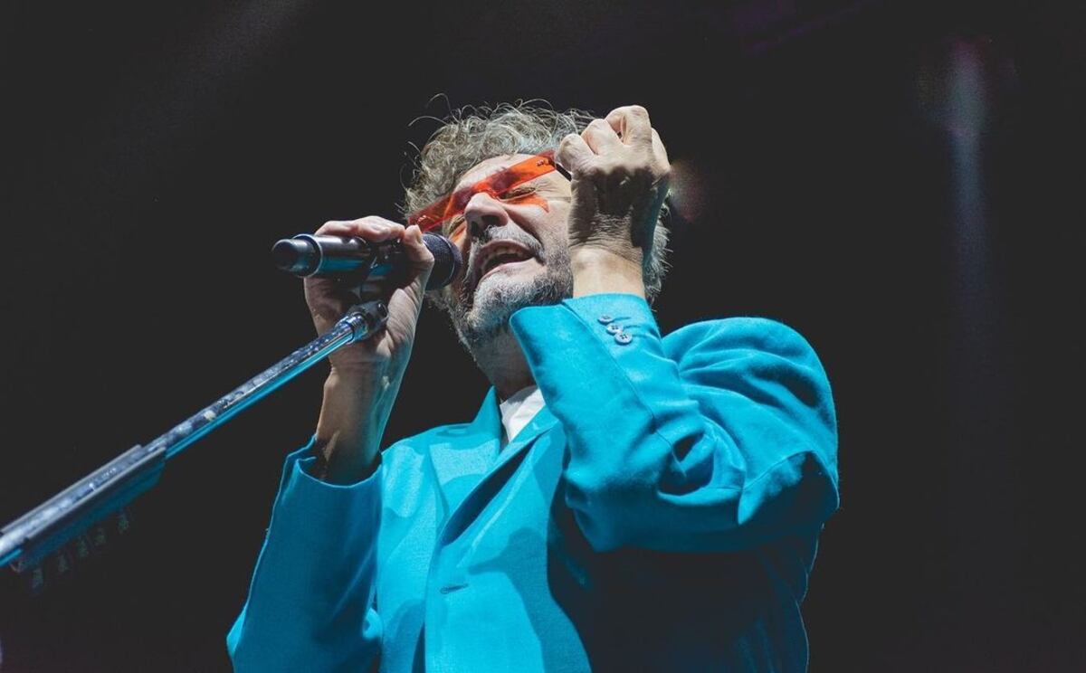 Fito Páez recibió un abrazo virtual de Lionel Messi en pleno recital
