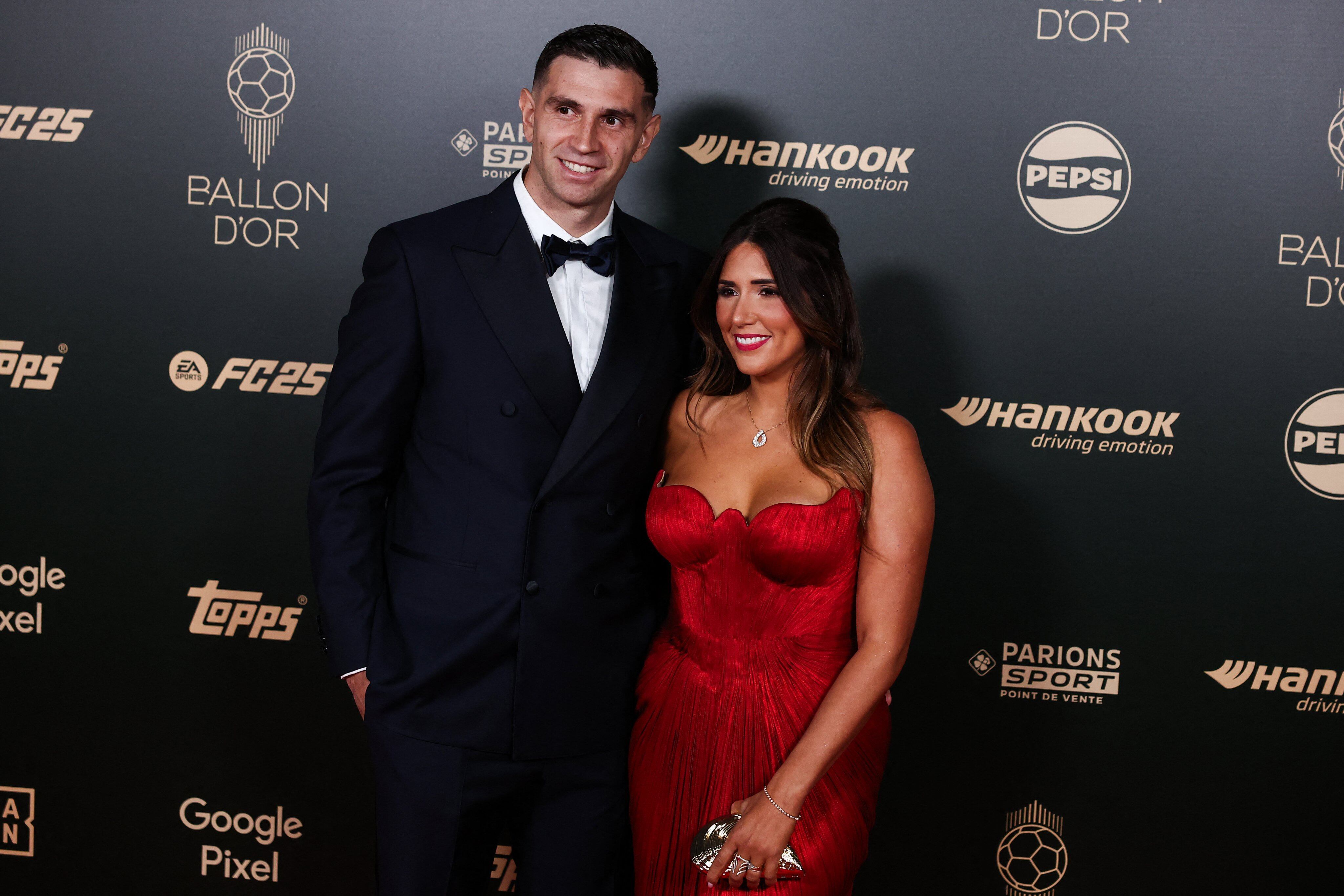 Emiliano Martínez en la gala del Balón de Oro. (AP)