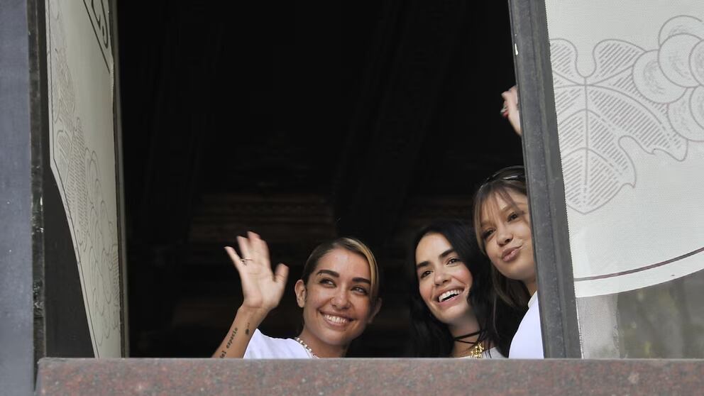 Marcha federal LGBT+ Antifascismo en Caba. María Becerra y Lali Espósito. (Infobae)