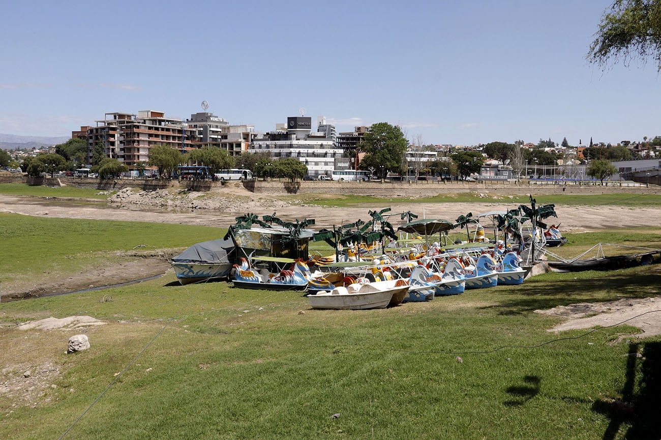 Sequia en el lago San Roque en Carlos Paz ( La Voz)