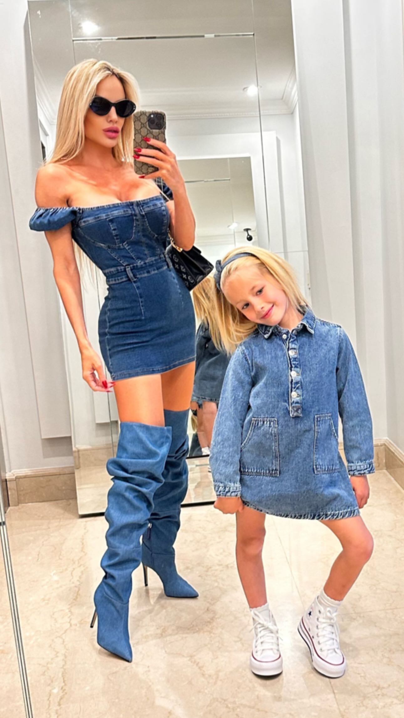 Luciana y Matilda Salazar, madre e hija imponen su estilo.