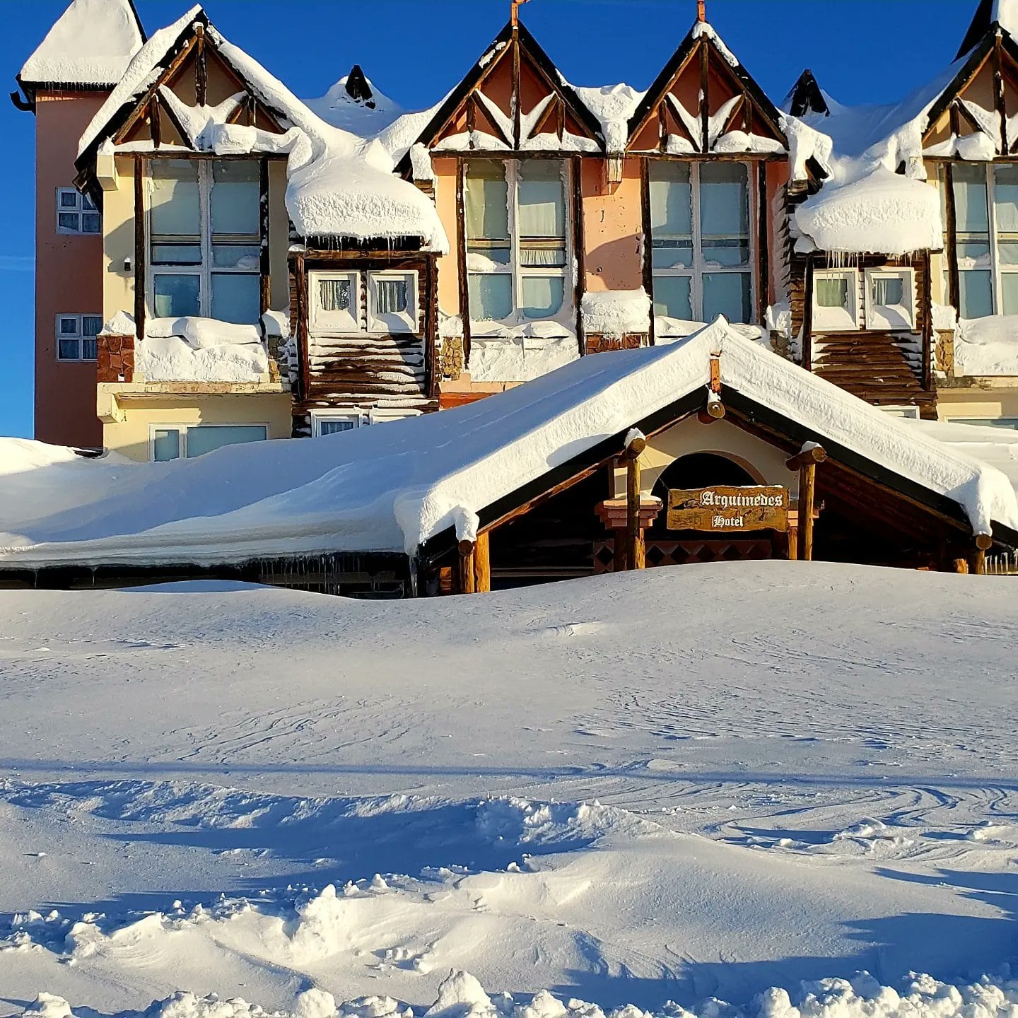 Las postales que deja Valentina de Caviahue, Neuquén, en pleno invierno.