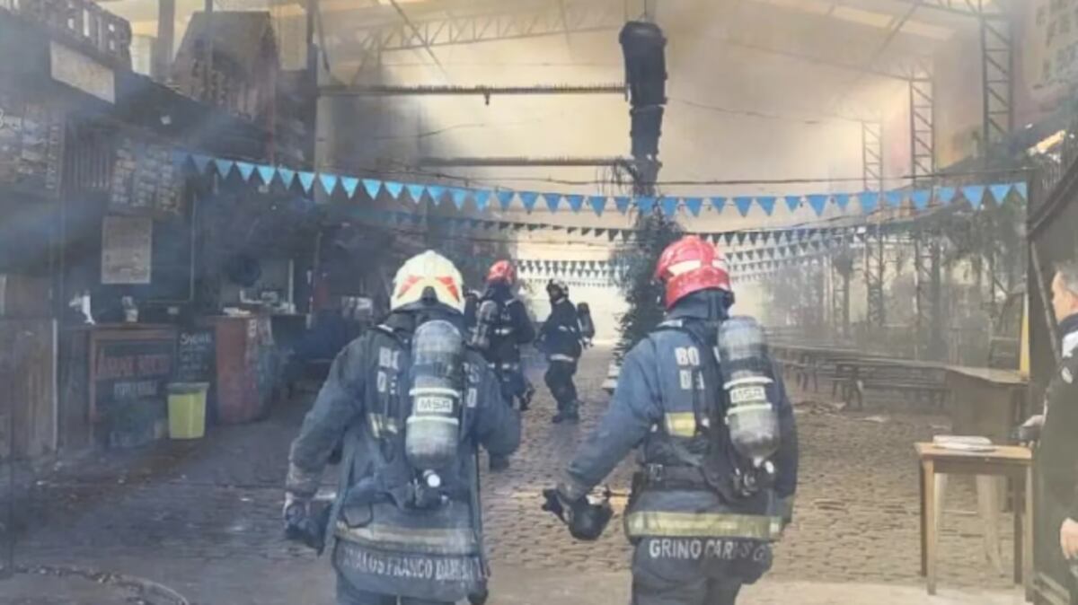 Se incendió un local del complejo gastronómico “Patio de los Lecheros”, ubicado entre Flores y Caballito
