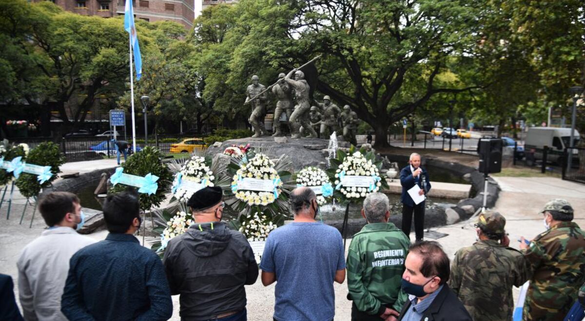 2 de abril: homenajearon a los veteranos de Malvinas en la plaza de la Intendencia
