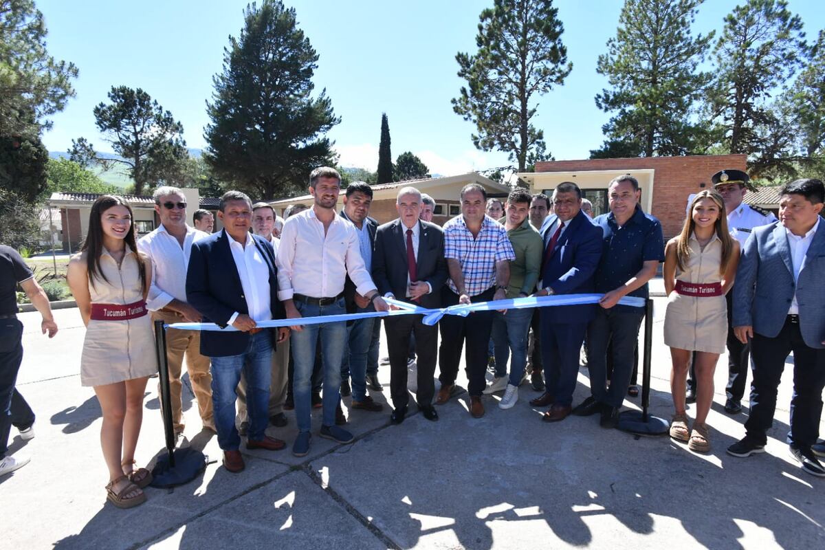 El Mollar: Jaldo inauguró la hostería de La Angostura