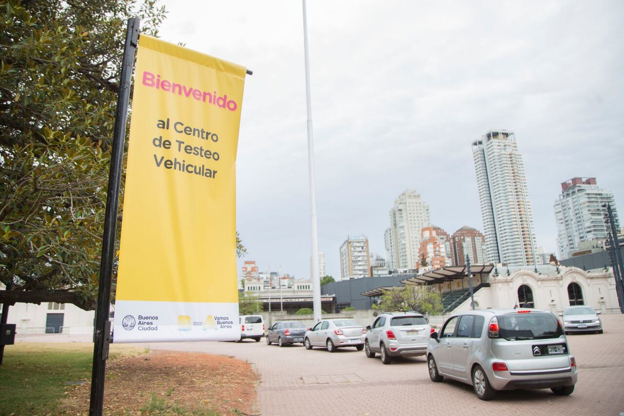 Cómo hace la Ciudad para testear por Covid a más de 12 mil personas por día.