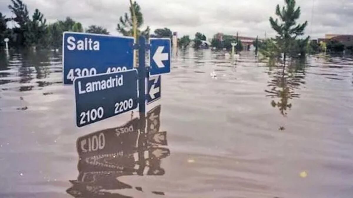 “La memoria no se inunda”, la particular frase que recuerda la inundación de 2003 en Santa Fe