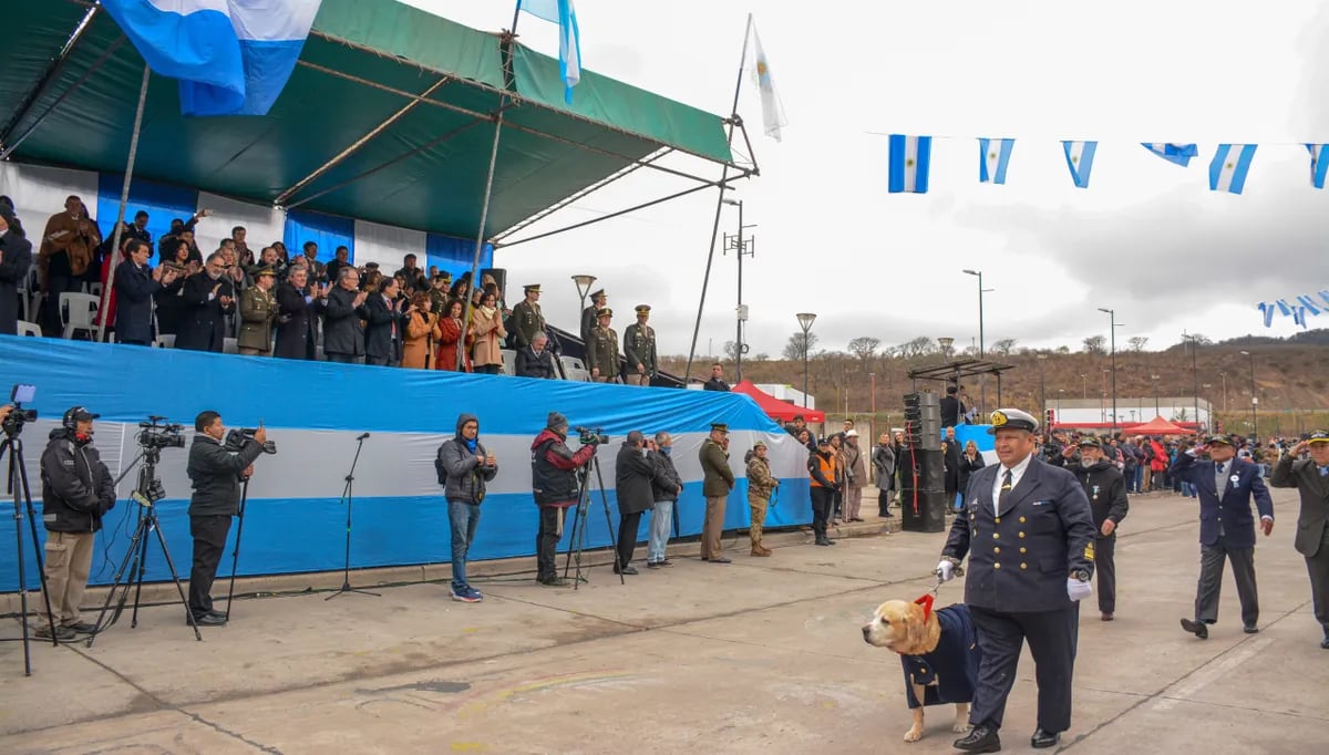 El desfile cívico, militar y gaucho conmemorativo del Éxodo Jujeño se realizó este año en la Avenida de los Estudiantes, en el predio Ciudad Cultural del barrio Alto Padilla.